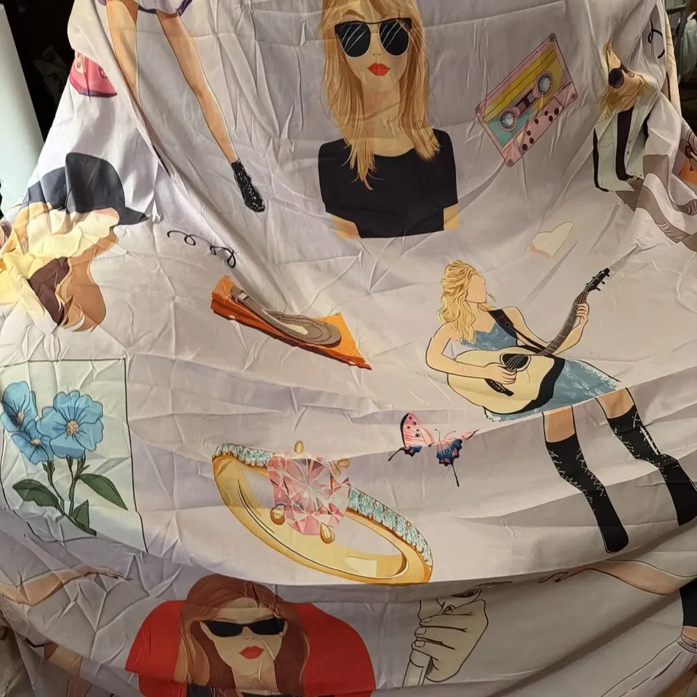 Taylor Swift Fan Twin Fitted Sheet w/2 Pillow Shams Set. New Original Packaging!